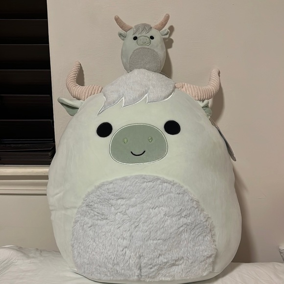 Iver the cow squishmallow set - Picture 2 of 5